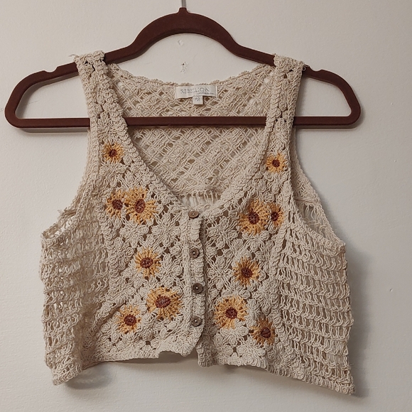 Rebellion Again Tops - Sunflower Crochet Crop Top Medium